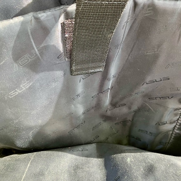 ASUS ROG Black Backpack - Picture 4 of 5